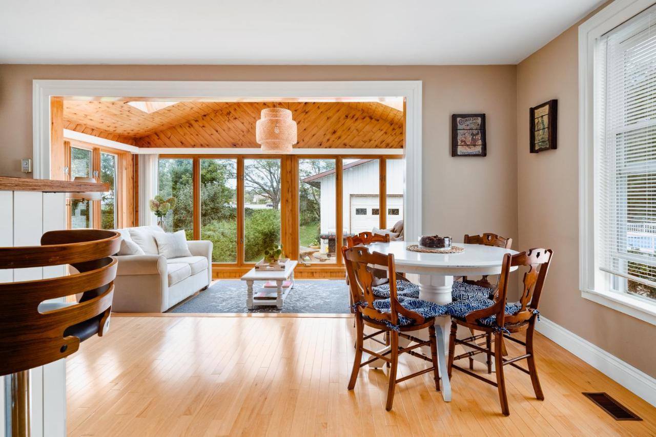 Sunroom On Maple Піктон Екстер'єр фото